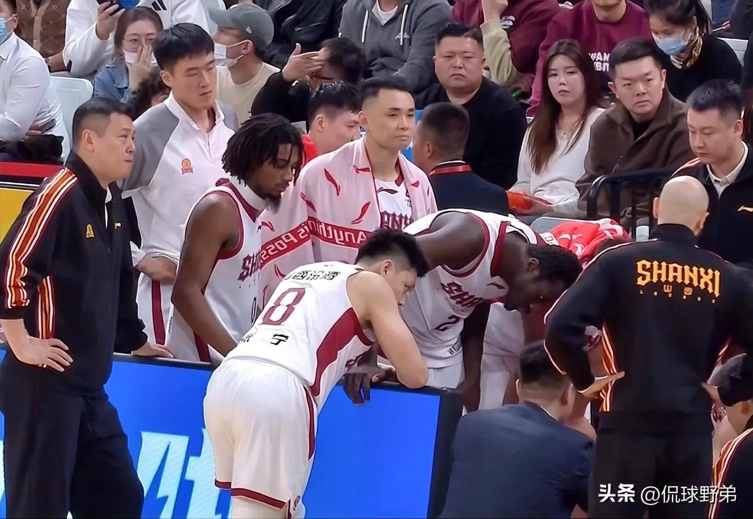 关于CBA季后赛集结日再迎强敌，里昂造点机会，主帅态度：压力陡增，资深球员宣示担当的信息